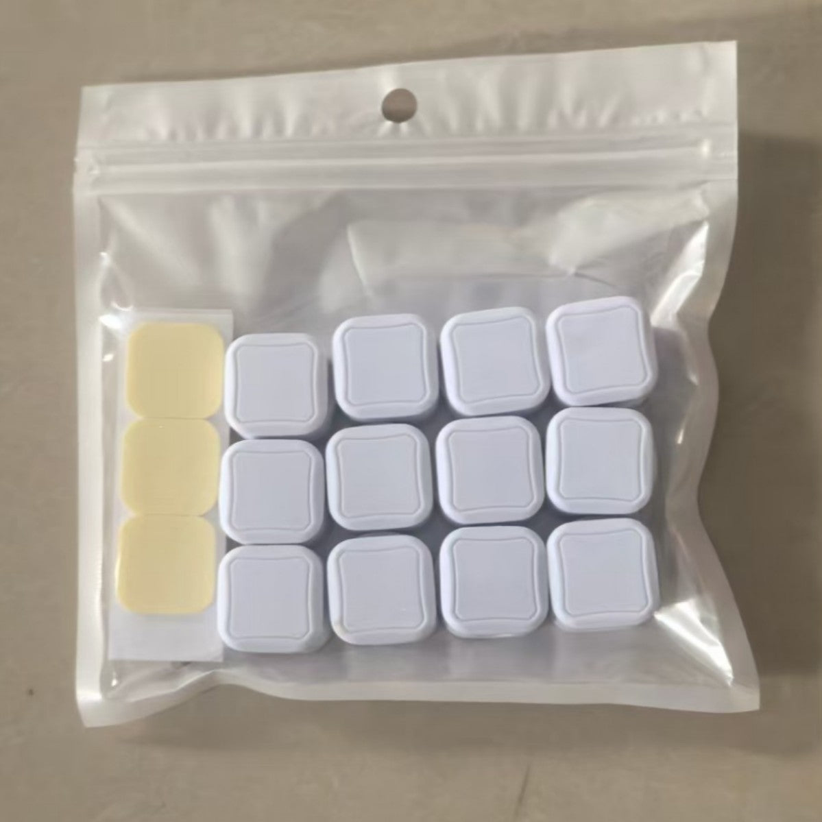 Deskfriend Magnetic Cable Clips packaging in a pearl film bag